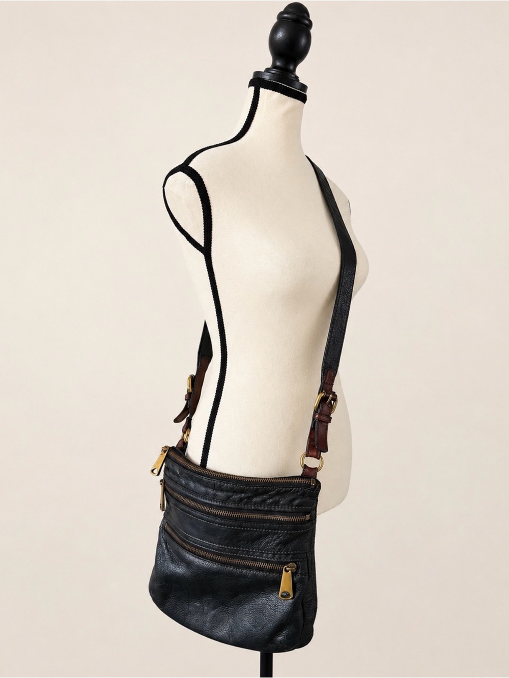 Fossil Explorer Black Pebbled Leather Crossbody Shoulder Bag Brass Hardware